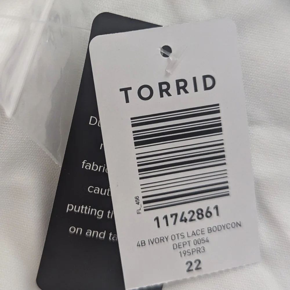 Bodycon White Dress Torrid - Picture 12 of 13